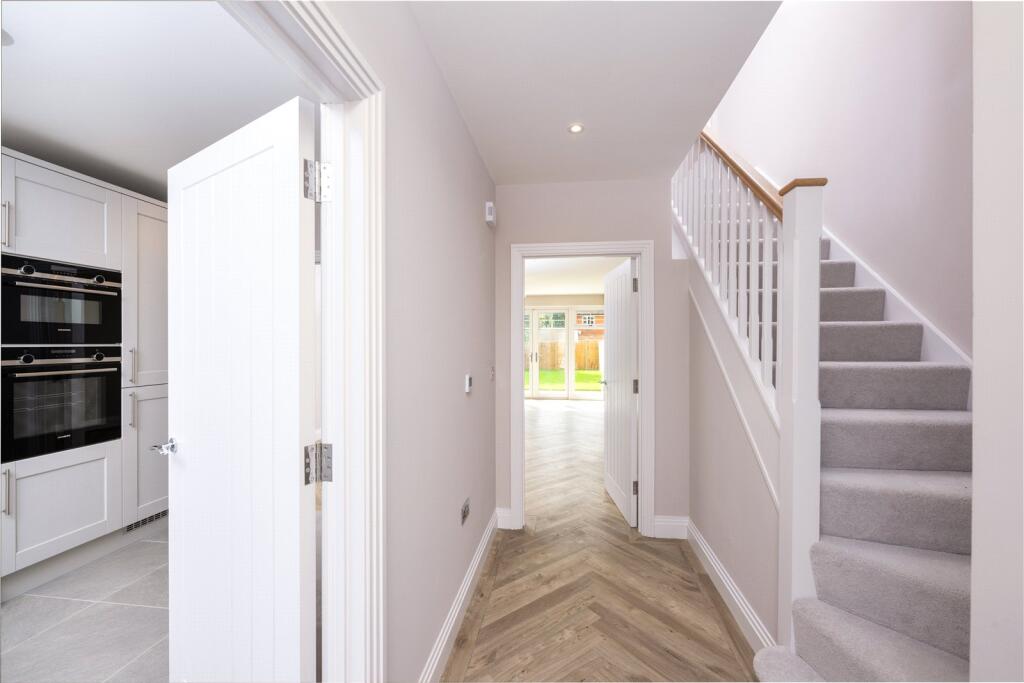 House in Winkfield, Bracknell Forest - View 5