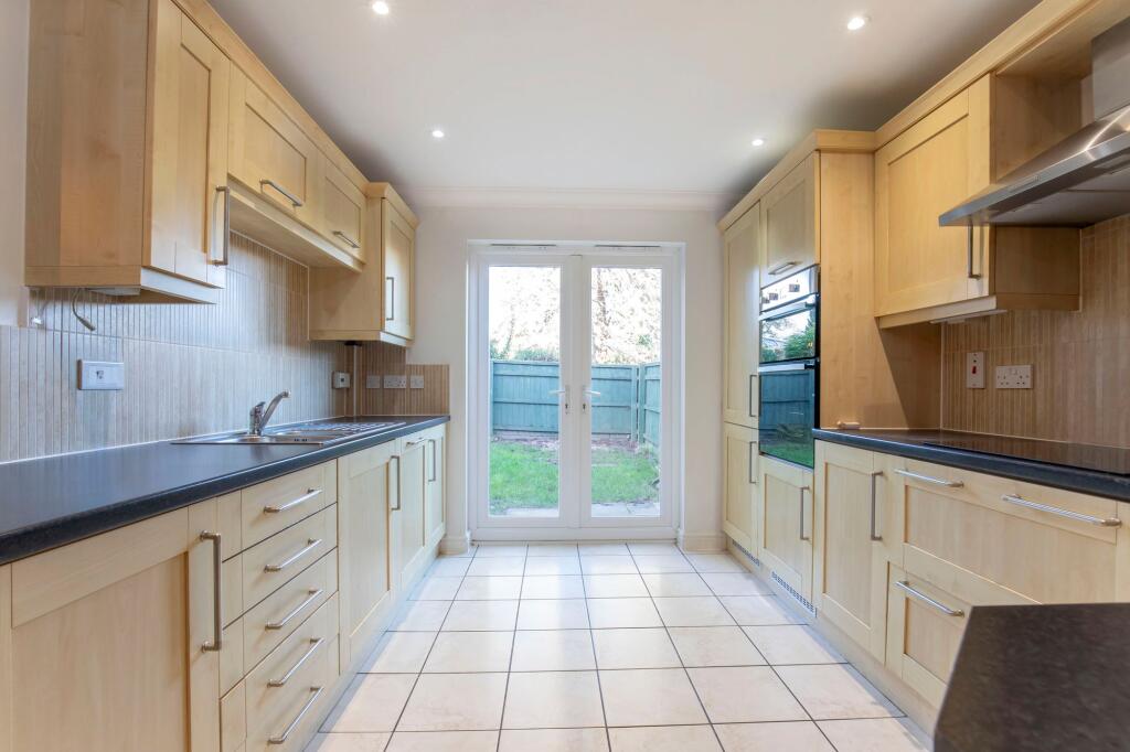 House in Gloucester - View 5