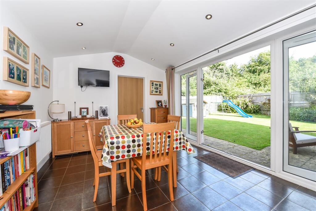 House in Chichester, Fishbourne - View 4