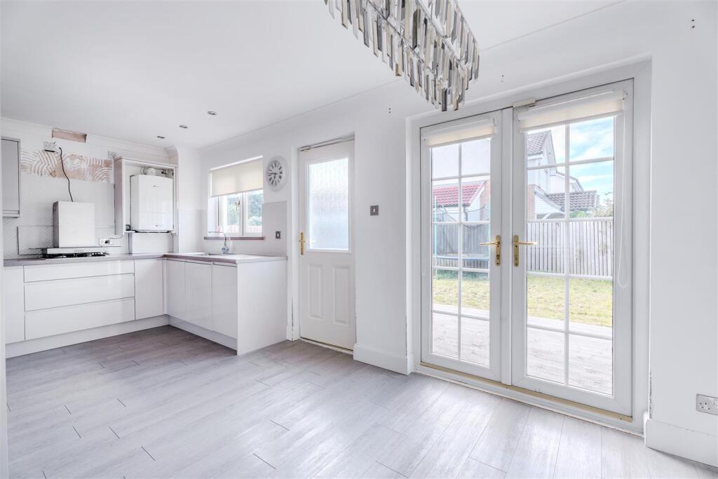 House in Motherwell, North Lanarkshire - More