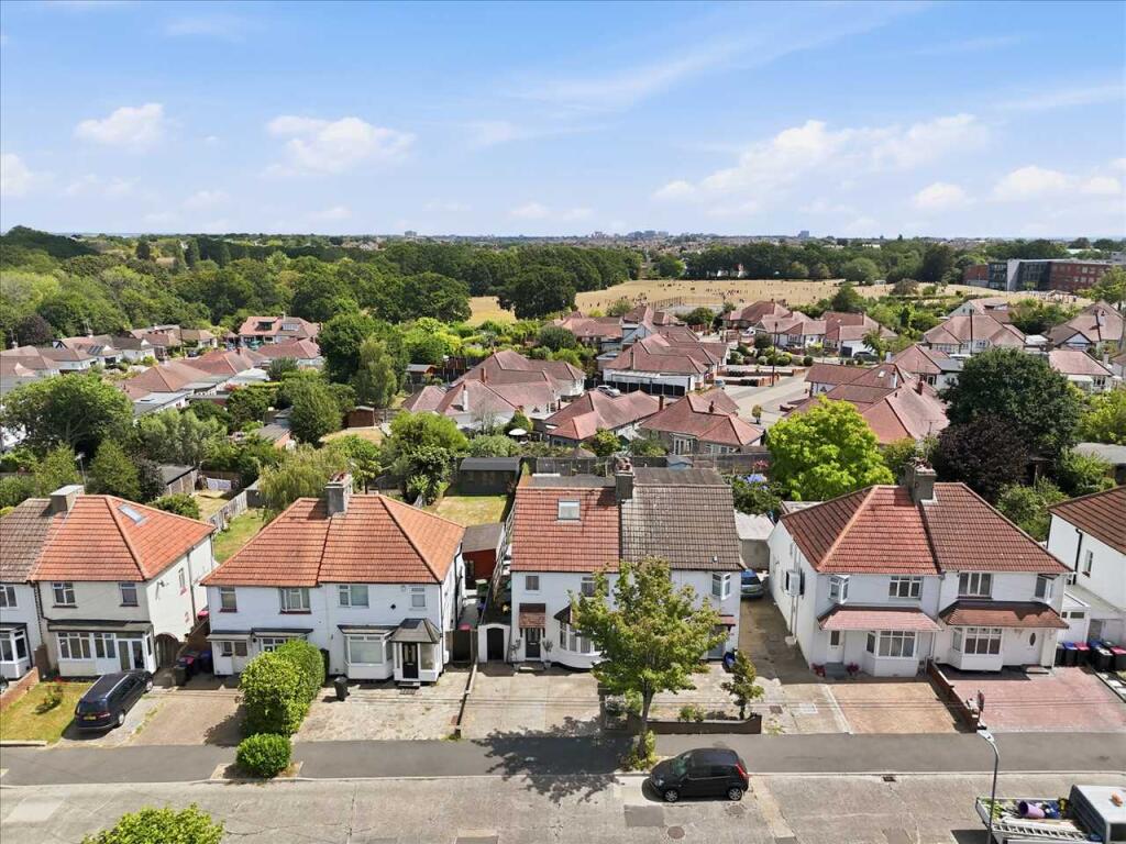 House in Southend-on-Sea - View 2