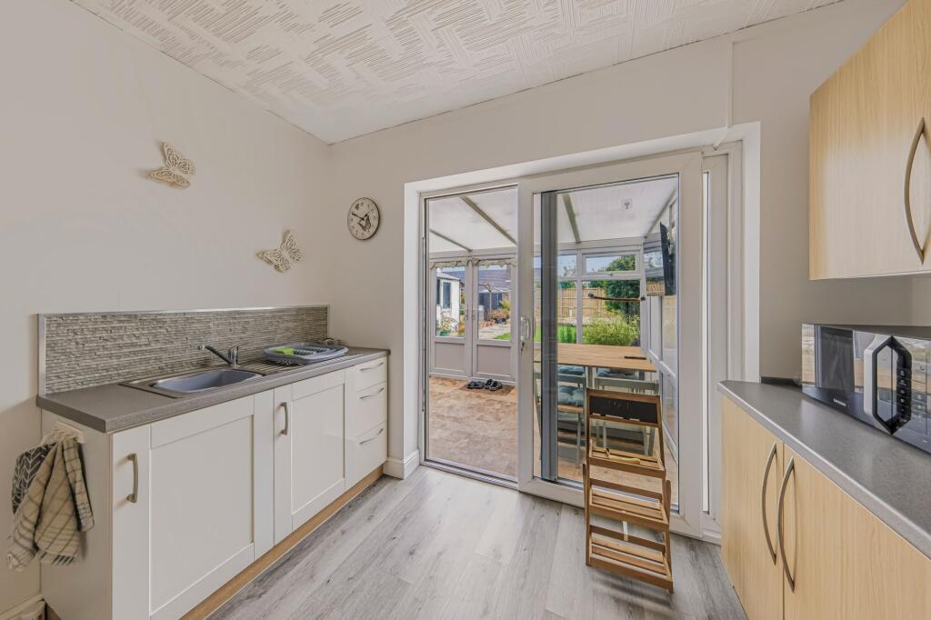 House in Stoke-on-Trent - More