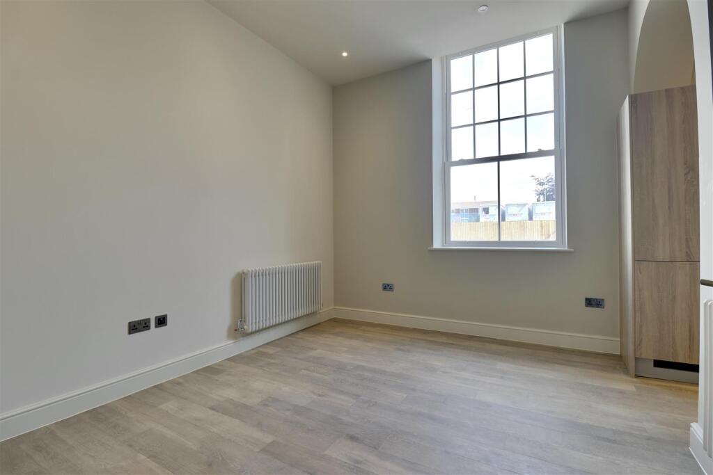 Apartment in Portsmouth - View 4