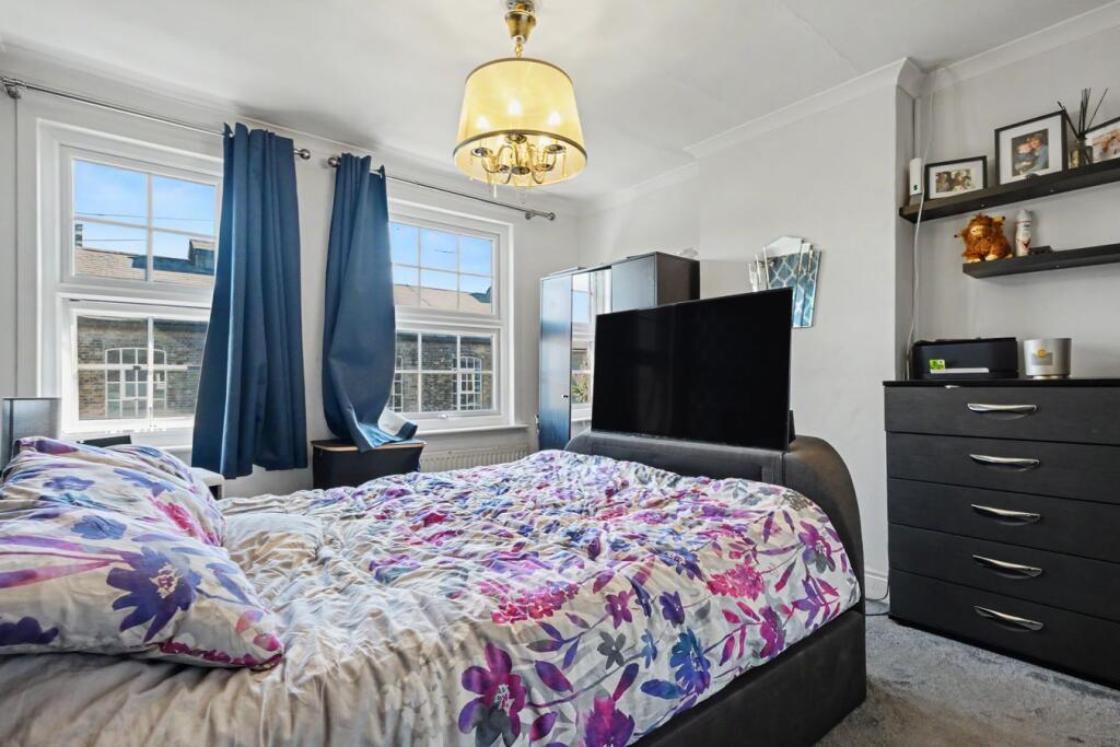 House in Chelmsford, Moulsham - More