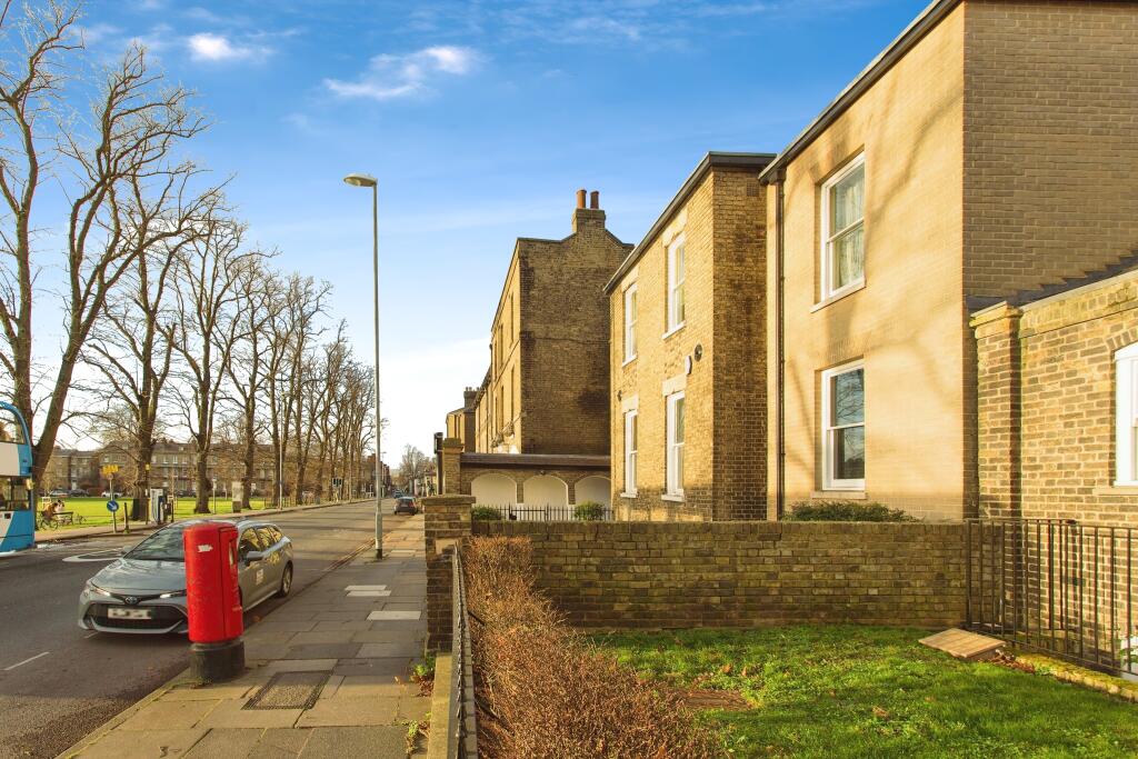 Main image of property: Parkside, Cambridge, Cambridgeshire, CB1