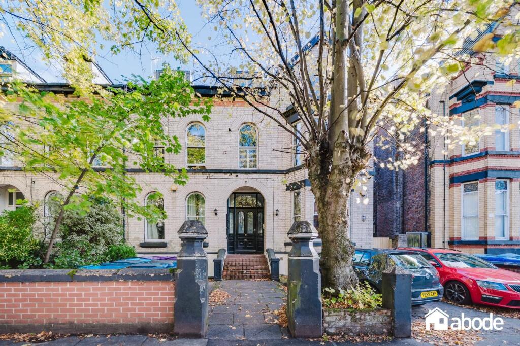 2-bed flat on Ivanhoe Road, Aigburth, Liverpool, L17, £210,000