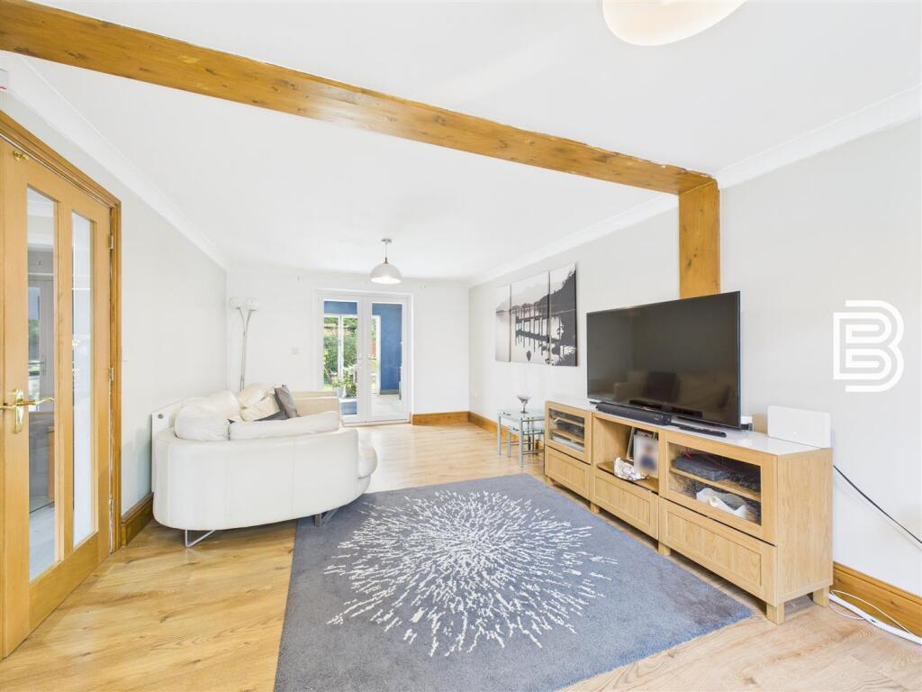 House in Rugby, Warwickshire - View 5