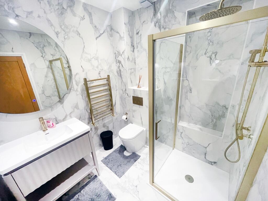 2 bedroom mews property for rent