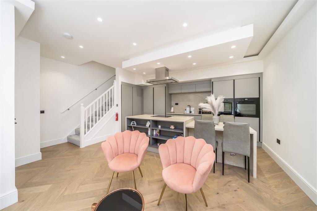 Main image of property: Teal Street, Greenwich