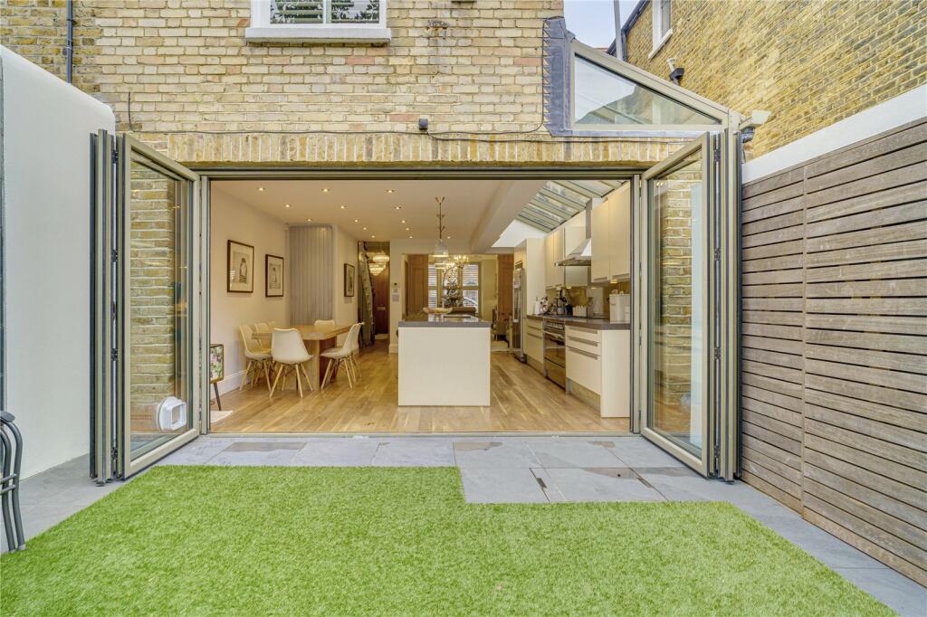 House in London - View 5