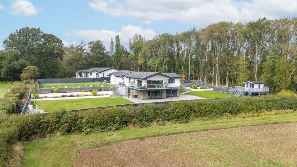 Main image of property: Chestnut Drive, Stretton Hall, Oadby, Leicester, LE2