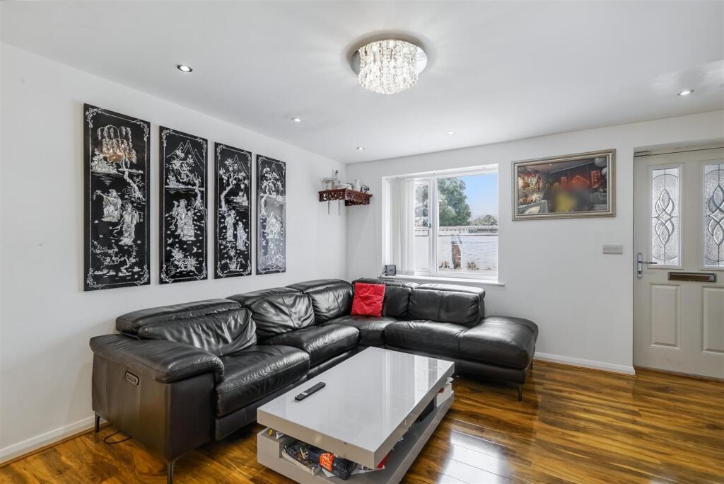 Barton Road, Long Eaton - More