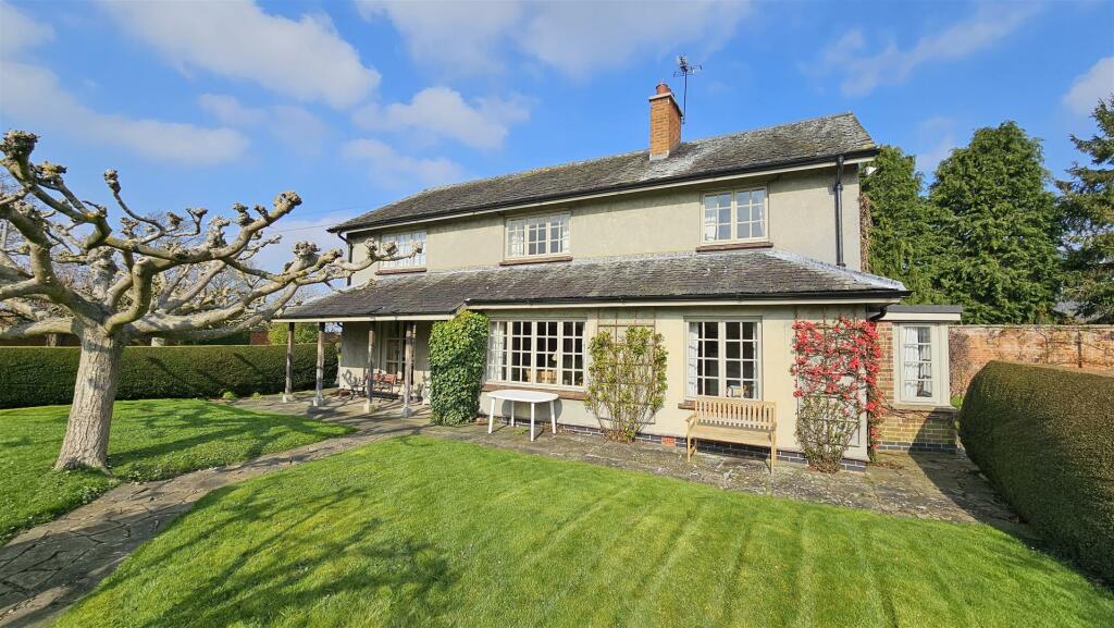 5-bed detached on Sutton Lane, Elton, £895,000
