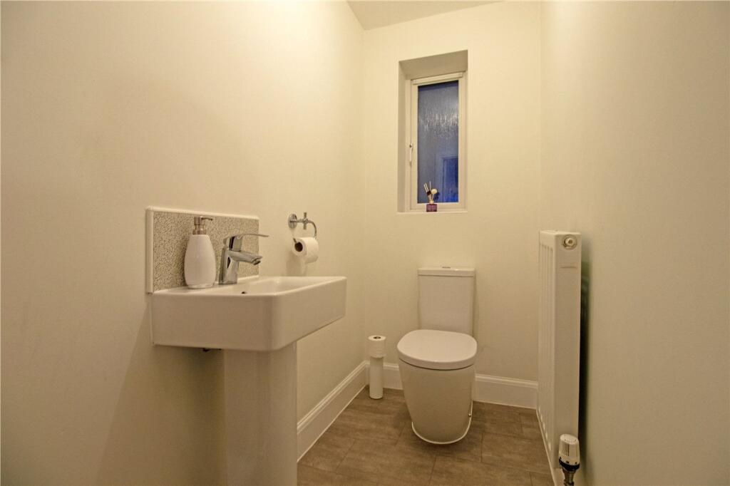 House in West Lindsey, Park Springs, Gainsborough - More