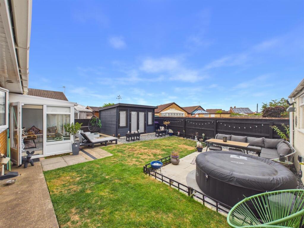 House in Mablethorpe, Dorset Court, Sutton-on-Sea - View 4