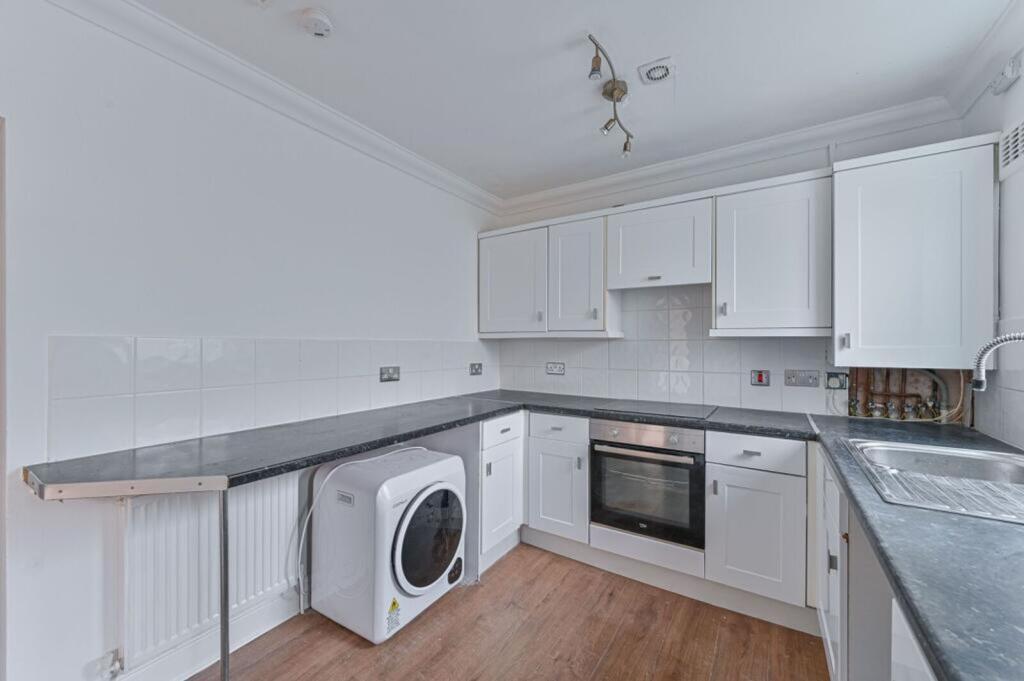 Main image of property: Cresswell Road, London, SE25