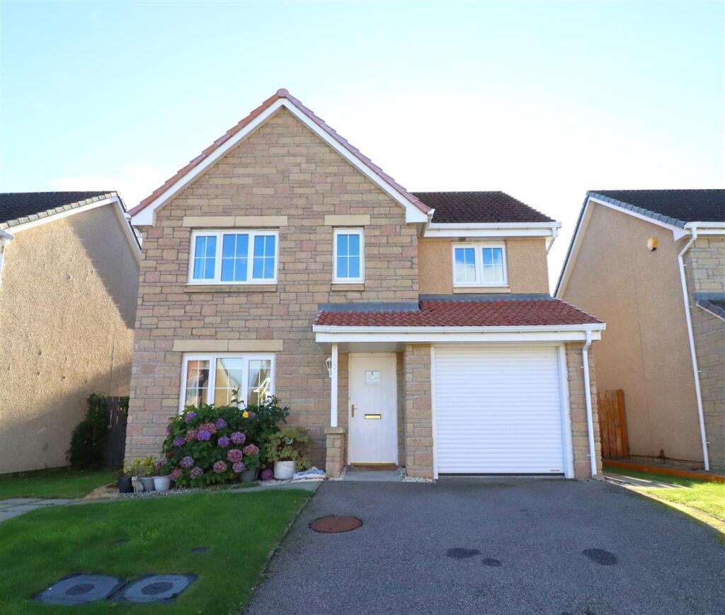 4-bed detached on 7 Woodlands Grove, Westhill, Inverness, £310,000