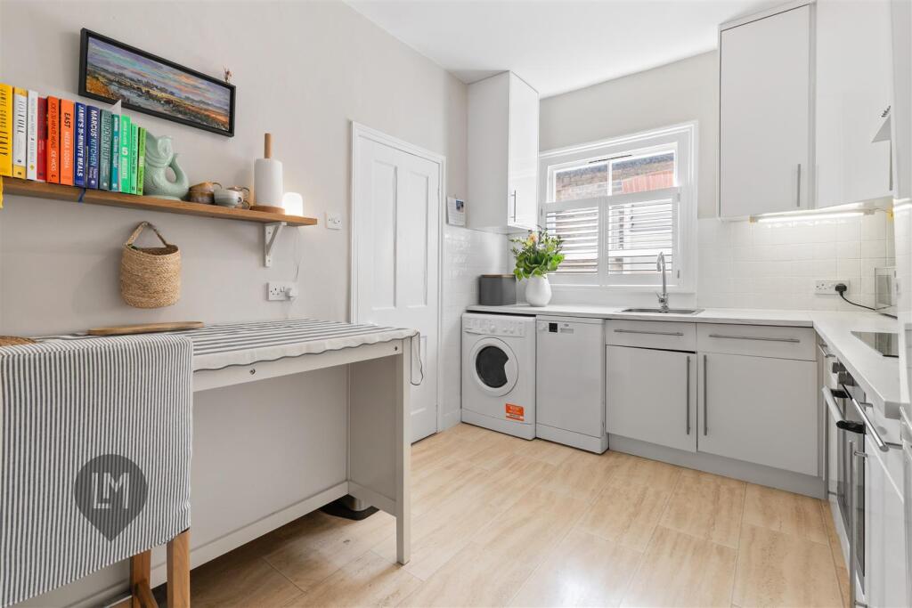 Apartment in London - View 4