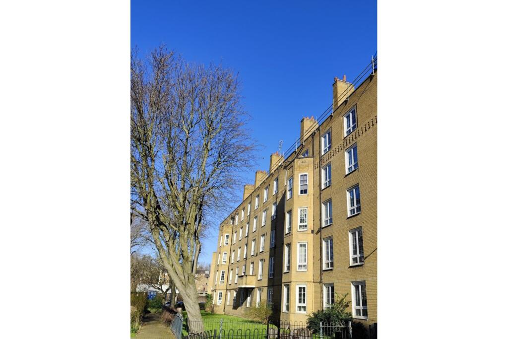 Prusom Street, London, E1W - More