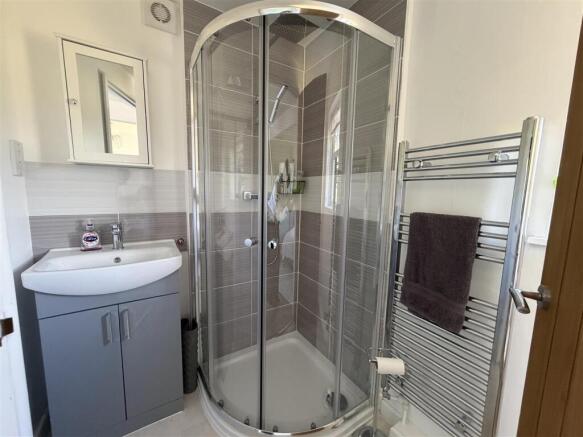 EN SUITE SHOWEROOM