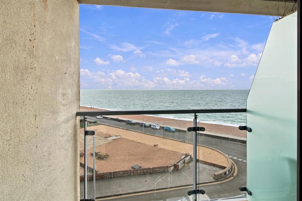Apartment in Brighton - View 5