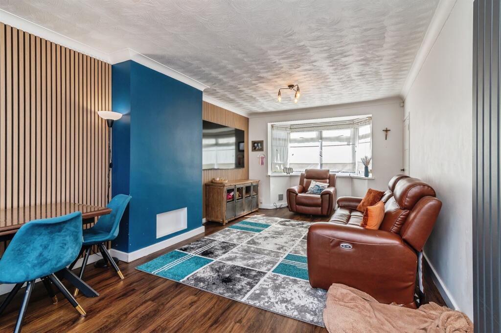 House in Nottingham, Clifton - View 4