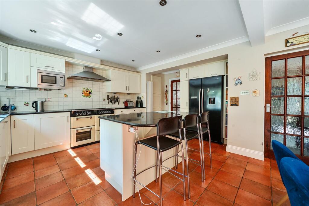 House in Finchampstead - View 4
