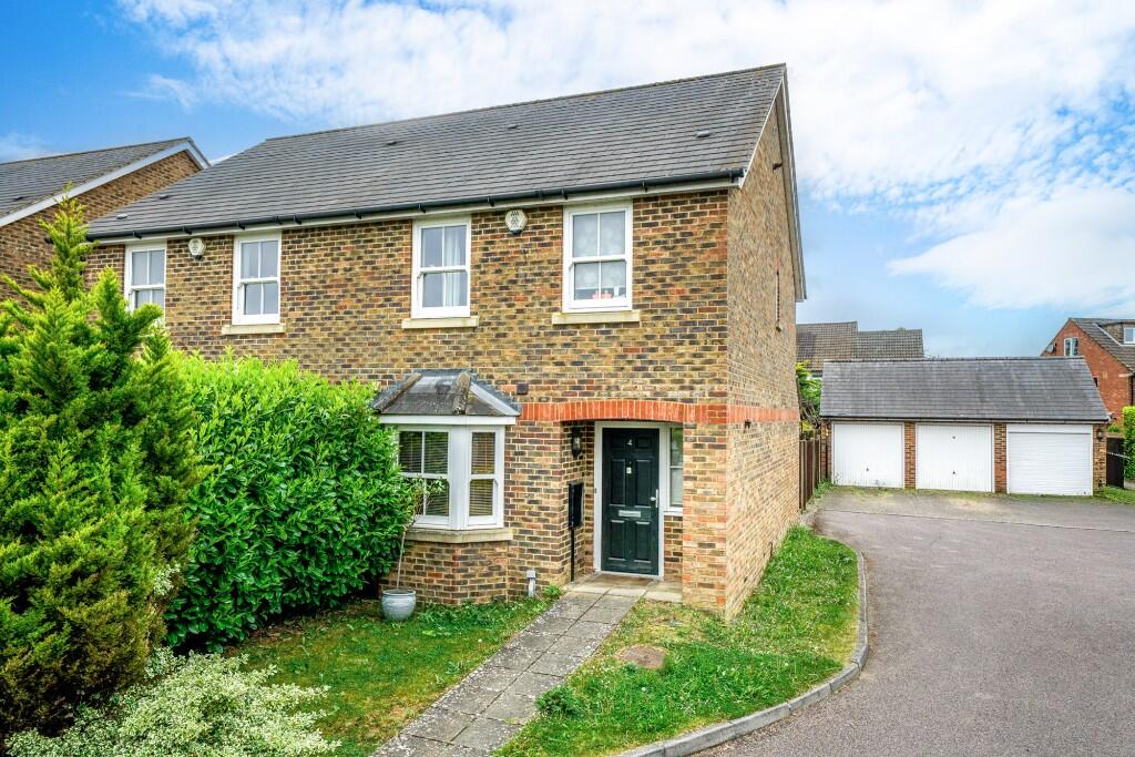 Main image of property: Farm Way, Great Road, Hemel Hempstead, Hertfordshire, HP2 5WS