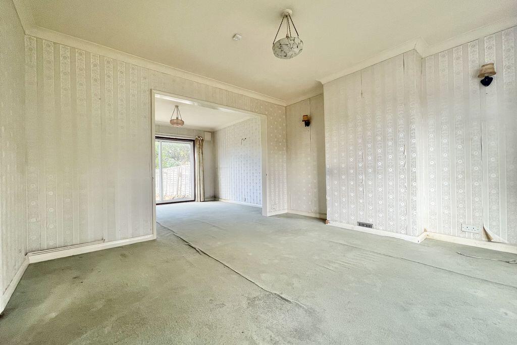 Crediton Way, Claygate photo 4
