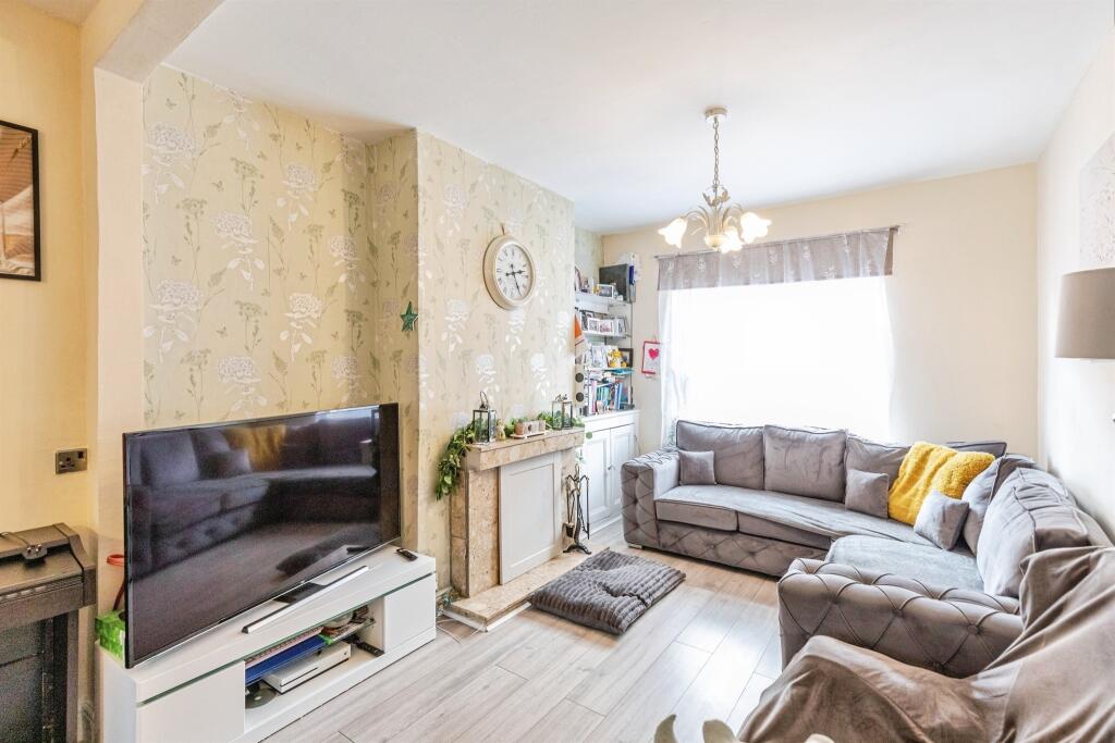House in Kettering, Avondale - View 2