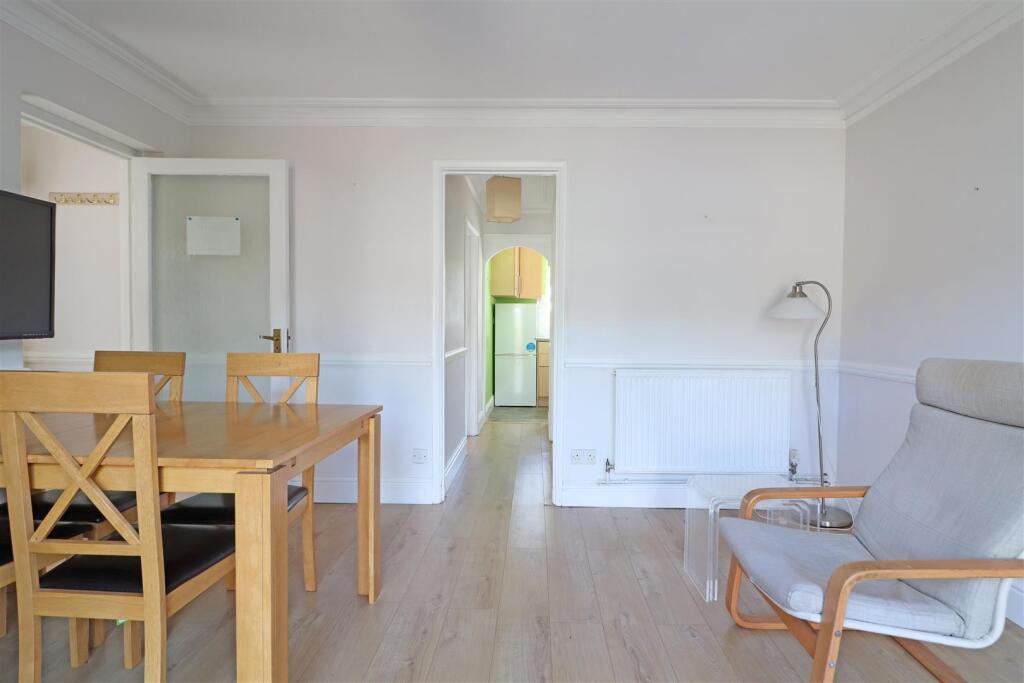 Endsleigh Road, Merstham - View 3