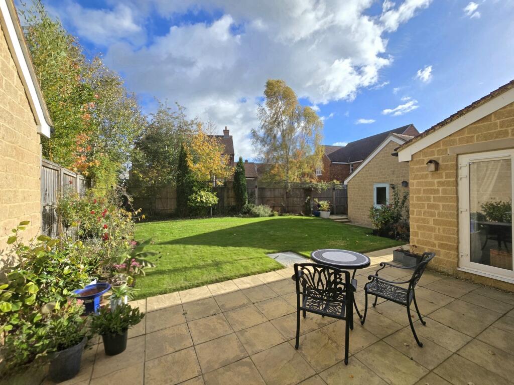 House in Northampton - More