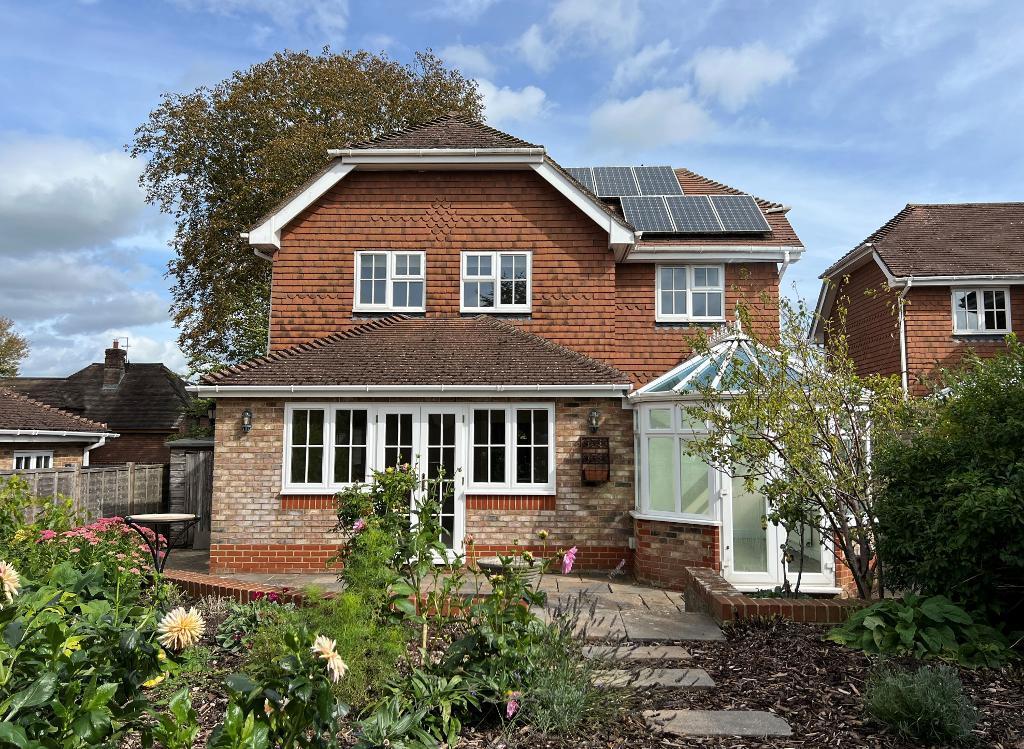 Twittenside, Penfold Way, Steyning, West Sussex, BN44 3TW photo 2