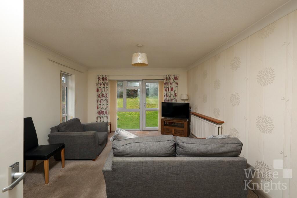 Apartment in Reading, Lower Earley, Earley - View 4