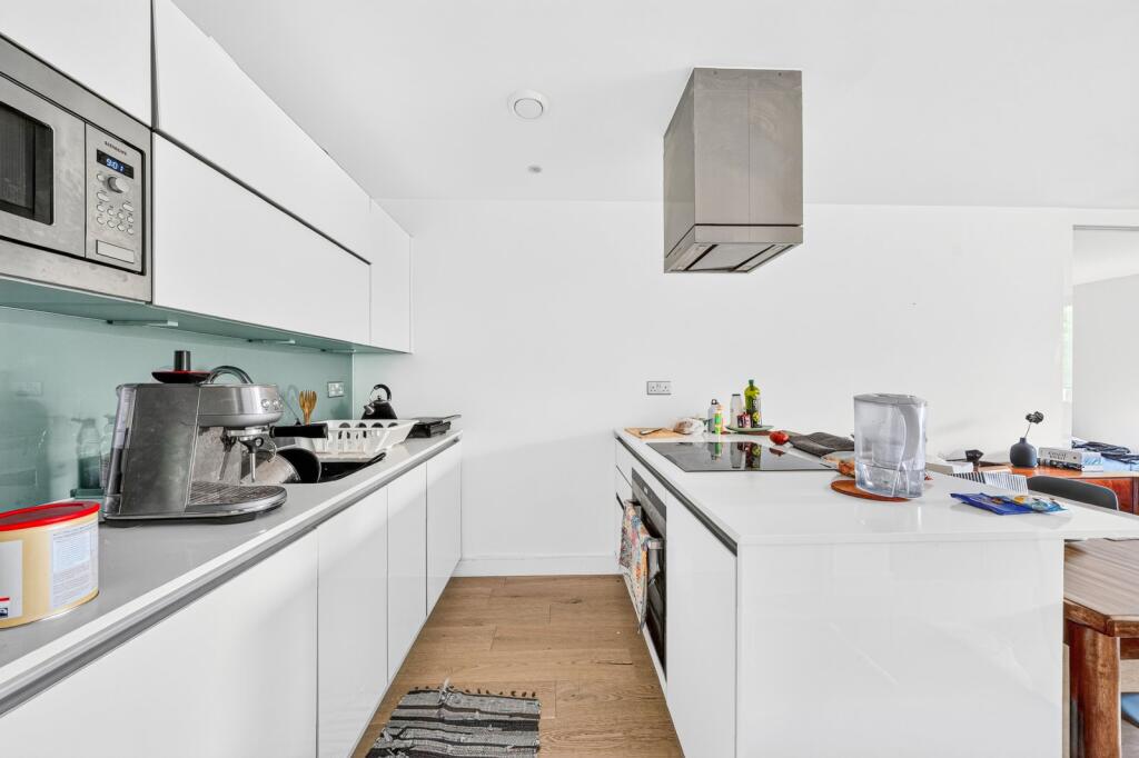 Main image of property: Kensington Apartments,
Commercial Street, E1