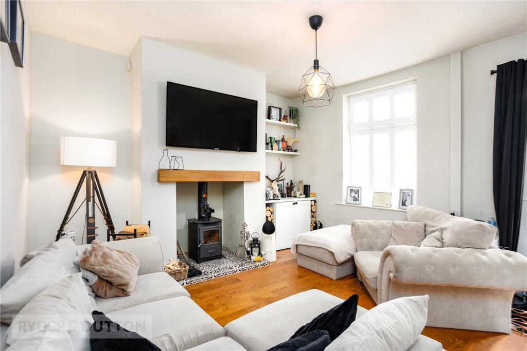 Ashton Street, Glossop, Derbyshire, SK13 photo 4