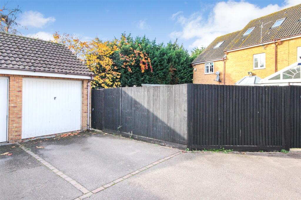 Hockley Court, Marston Moretaine, Bedfordshire, MK43 photo 4