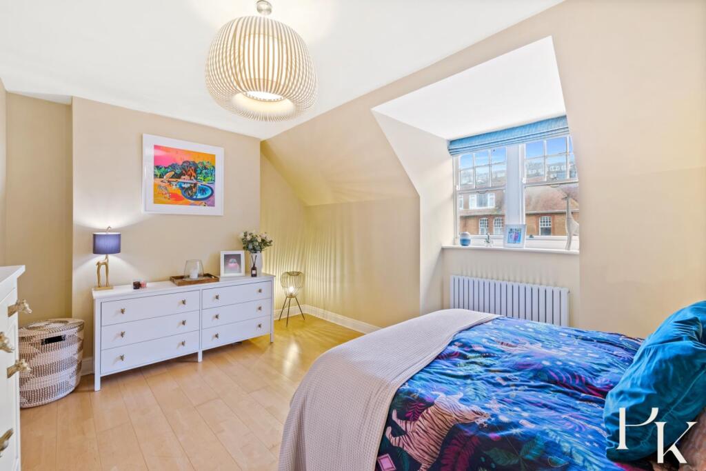 Fourth Avenue, Hove - More