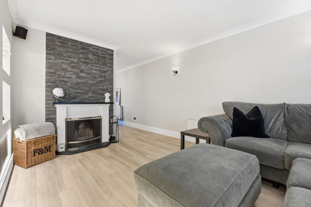 Hazel Grove, Stotfold, Hitchin, SG5 photo 3