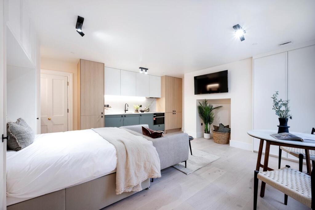 Studio flat for rent
