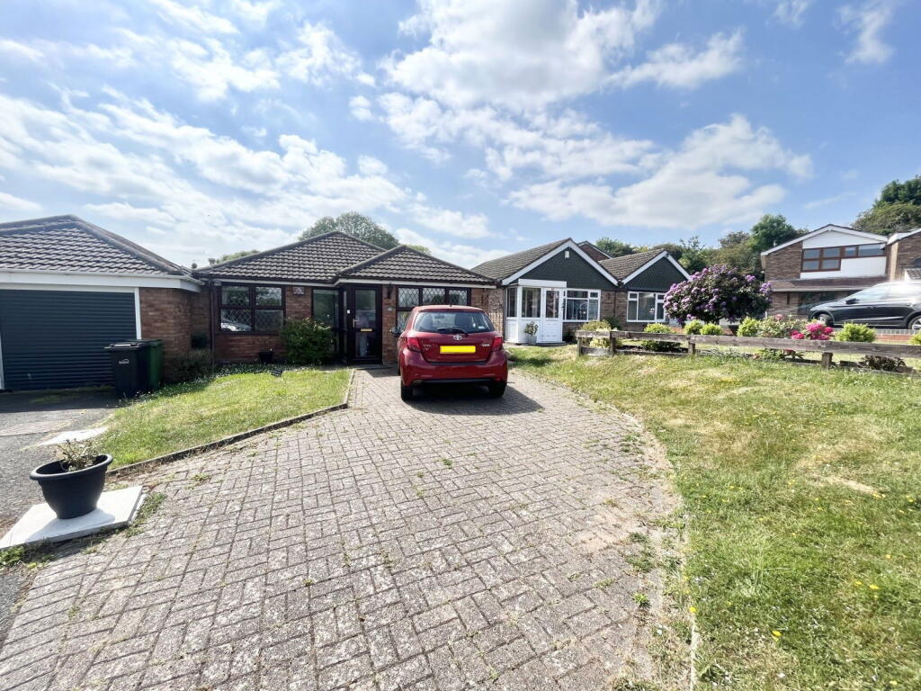 3-bed bungalow on 95, Woods Lane, £245,000