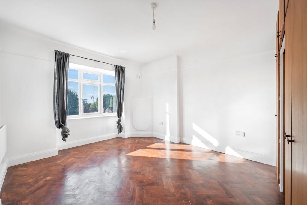 Fernhill Court, London, E17 photo 4