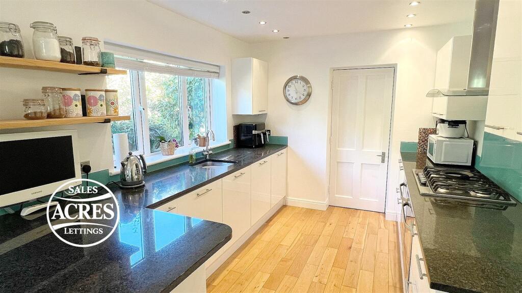 House in Sutton Coldfield, Maney - More