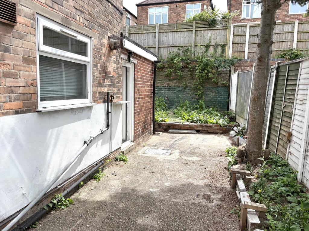 House in Nottingham, Nottinghamshire - View 5