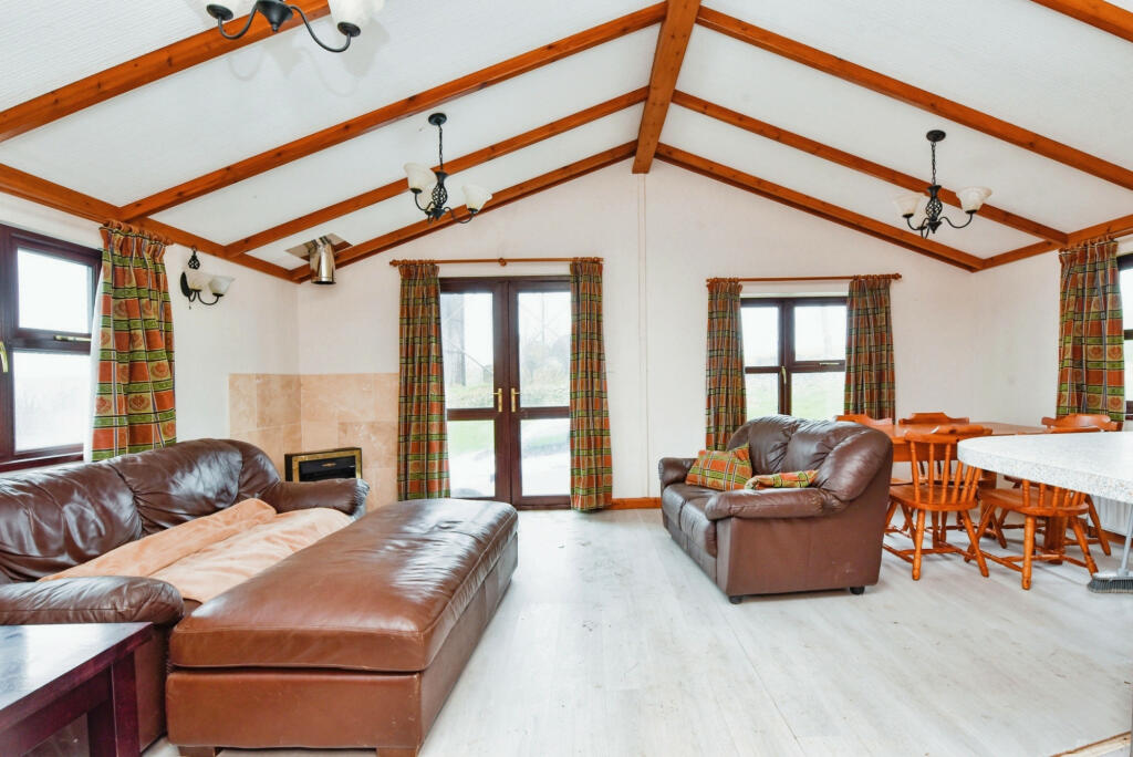 Chippenham, Wiltshire, SN14 photo 4