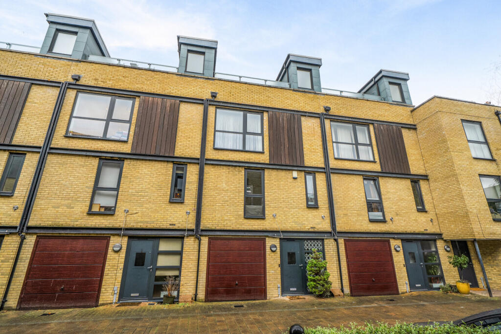 House in London, Cordwell Estate, Hither Green - View 2