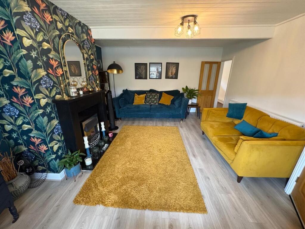 House in Bradford, West Yorkshire - View 5