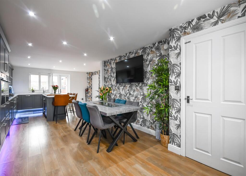House in Wolverhampton - View 4