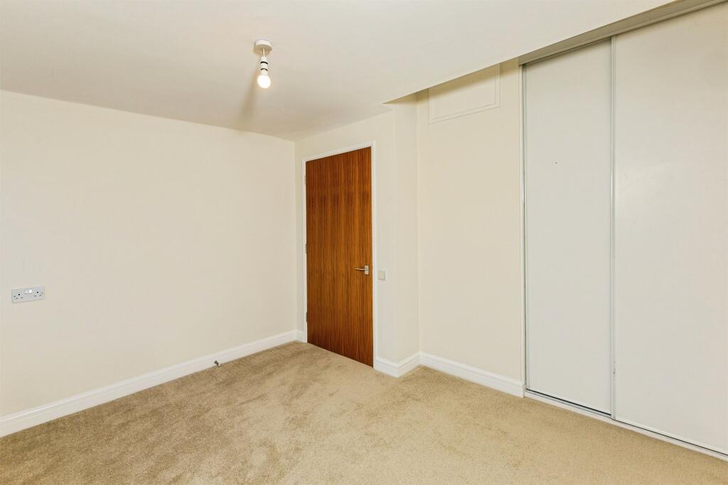 Apartment in Reading - More