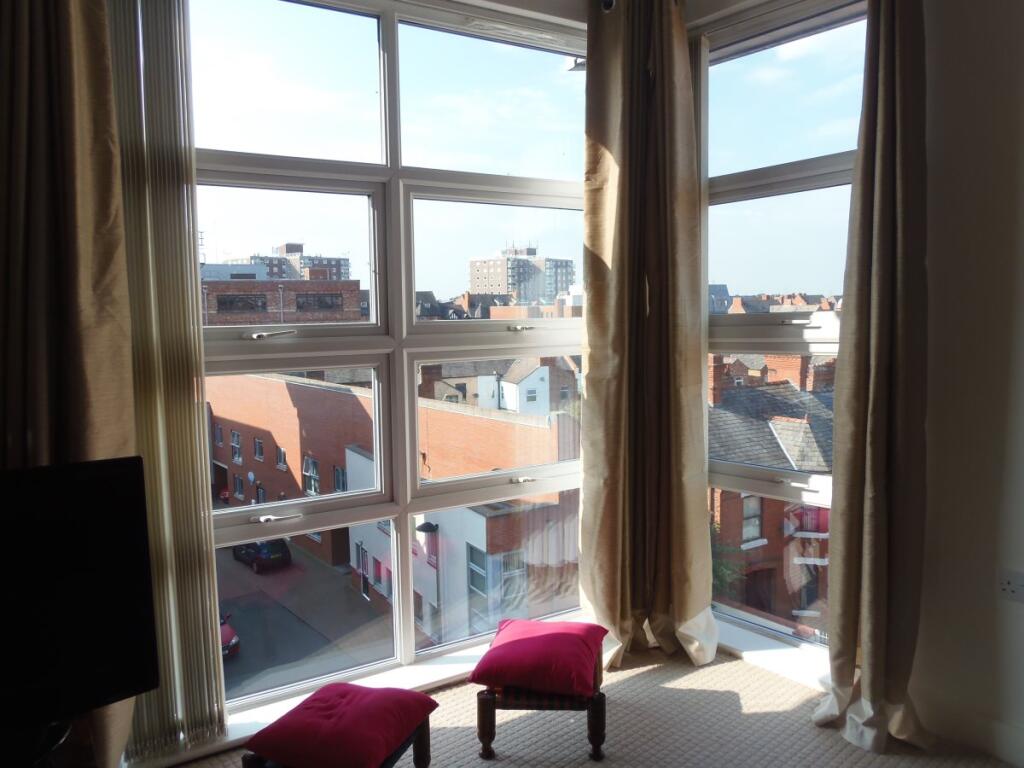 Apartment in Chester, Newtown, City of Chester - More